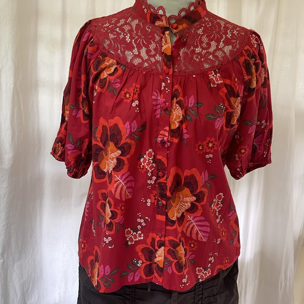 Anthropologie beautiful Floral Red Women's blouse, sz M